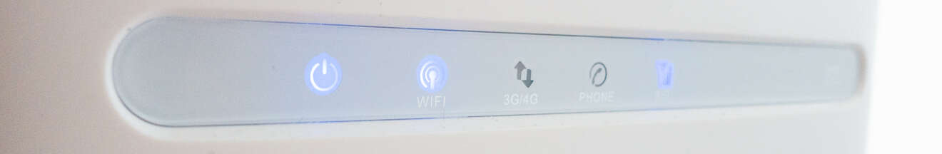 WiFi LED bleibt an, obwohl WLAN ausgeschaltet wurde